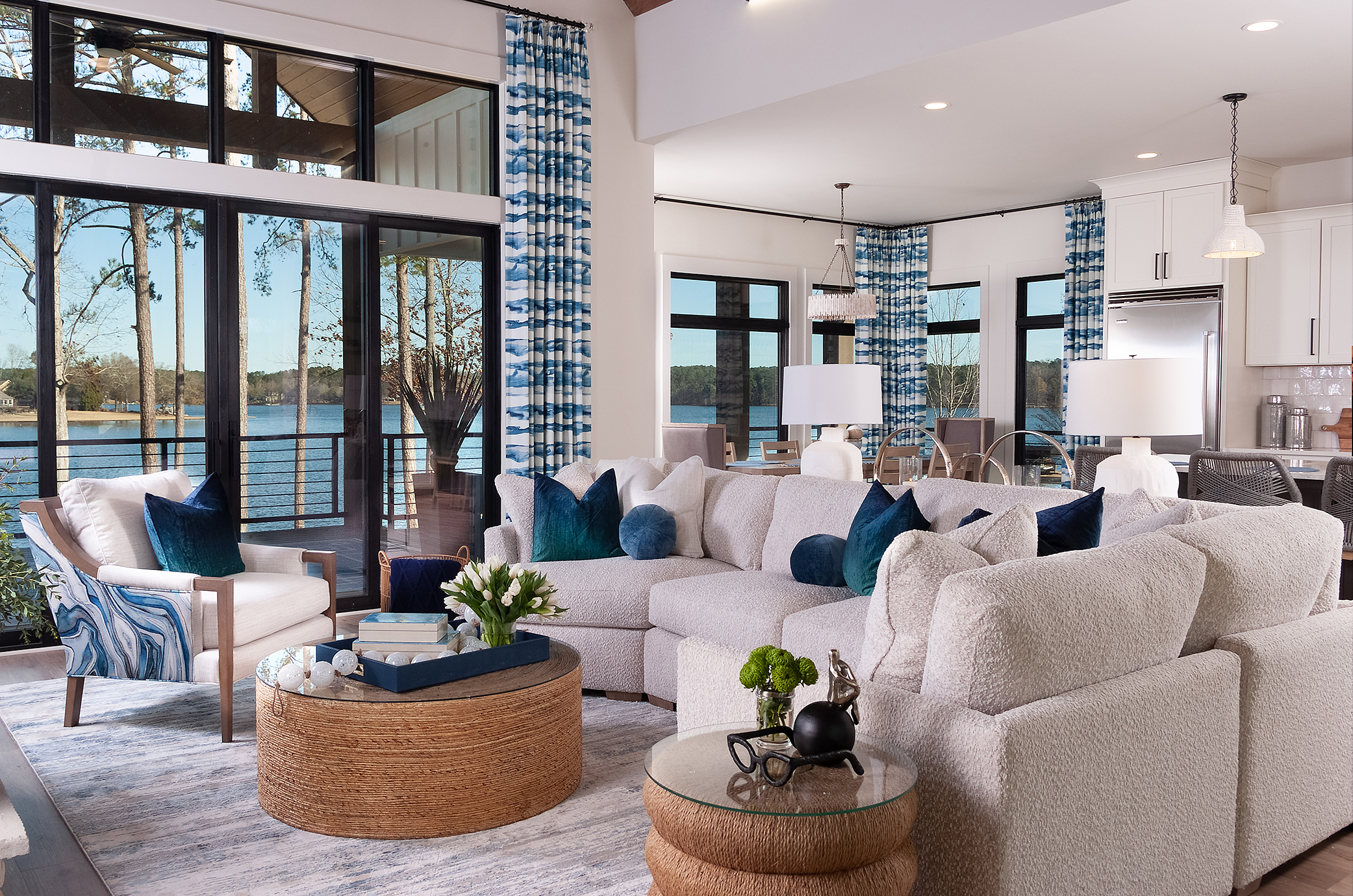 Incorporating Blue Into Your Home: Why Deziner Tonie Can Help You Create a Seamless Transition