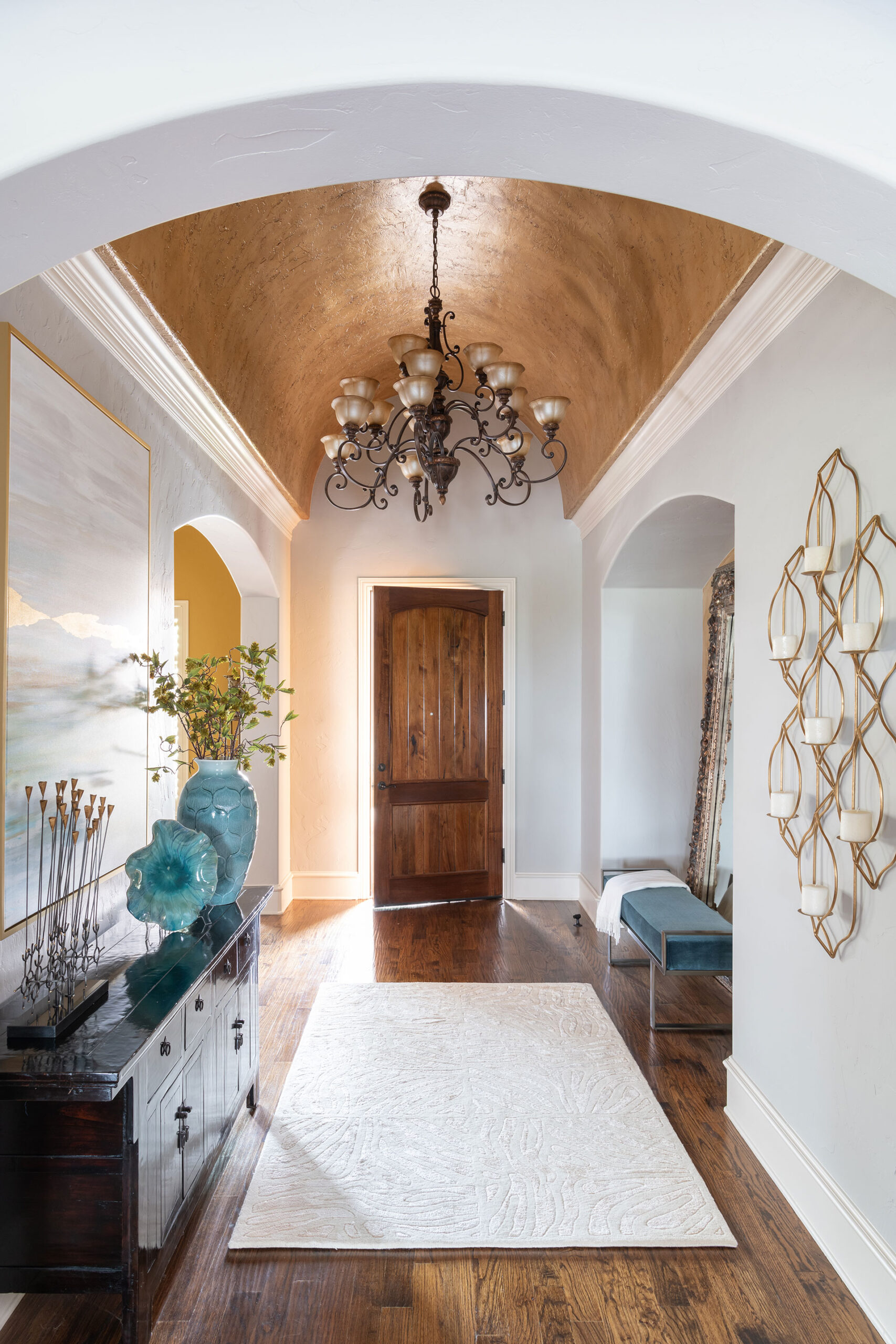 Deziner Tonie - Decorating Den Interiors European Style design in West Palm Beach, FL.